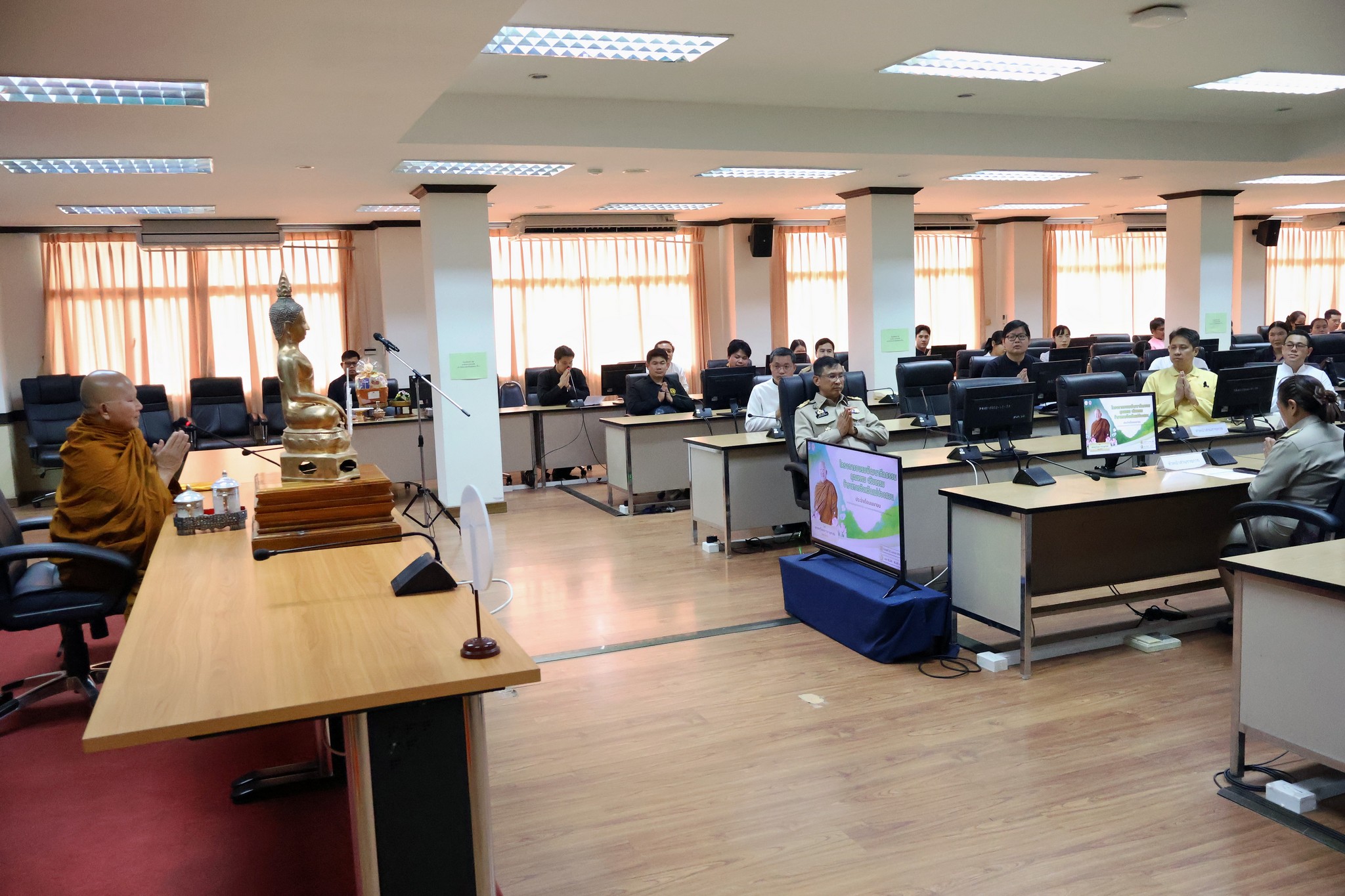 จังหวัดแม่ฮ่องสอน จัดโครงการอบรมพัฒนาศีลธรรม คุณธรรม จริยธรรม ข้าราชการ จังหวัดแม่ฮ่องสอน เพื่ออุทิศถวายเป็นพระราชกุศลแด่ สมเด็จพระนางเจ้าสิริกิติ์ พระบรมราชินีนาถ พระบรมราชชนนีพันปีหลวง ครั้งที่4 ประจำปีพุทธศักราช 2569