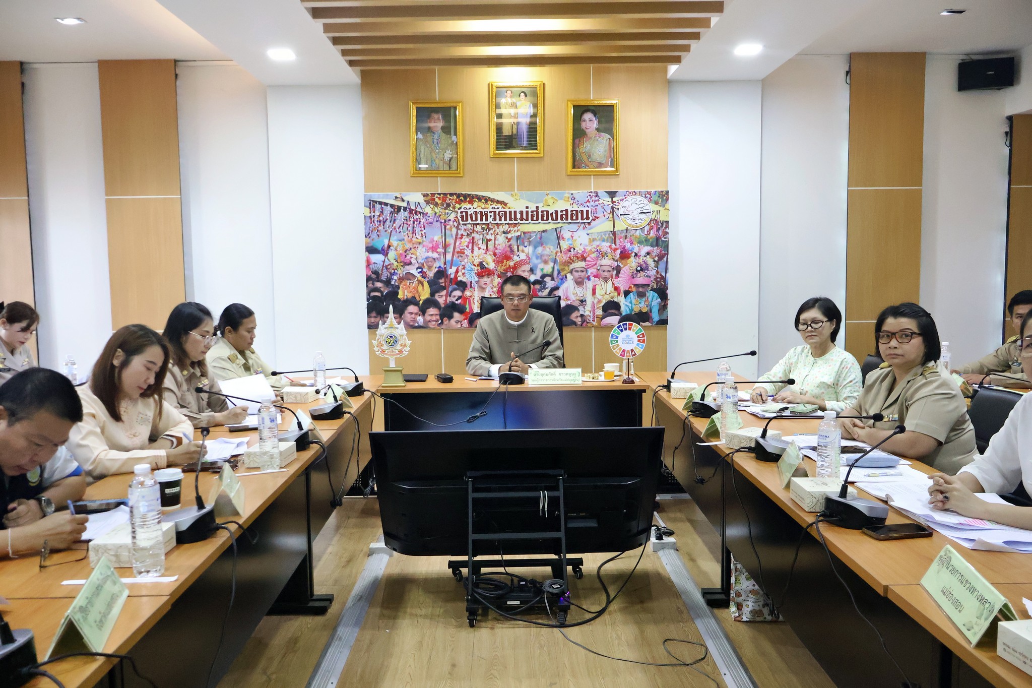 จังหวัดแม่ฮ่องสอน จัดการประชุมคณะกรรมการติดตามเร่งรัดการเบิกจ่ายงบประมาณและการใช้จ่ายภาครัฐจังหวัดแม่ฮ่องสอน ประจำปีงบประมาณ พ.ศ.2569 ครั้งที่ 2/2569