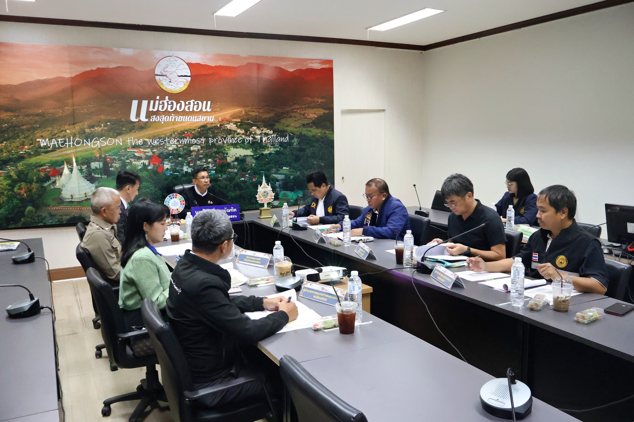 จังหวัดแม่ฮ่องสอน จัดการประชุมคณะกรรมการควบคุมการขนส่งทางบกประจำจังหวัดแม่ฮ่องสอน ครั้งที่ 1/2569 เพื่อพิจารณาแนวทางการบริหารจัดการด้านการขนส่งทางบกในพื้นที่ให้เป็นไปด้วยความเรียบร้อย มีประสิทธิภาพ และสอดคล้องกับสถานการณ์ปัจจุบัน