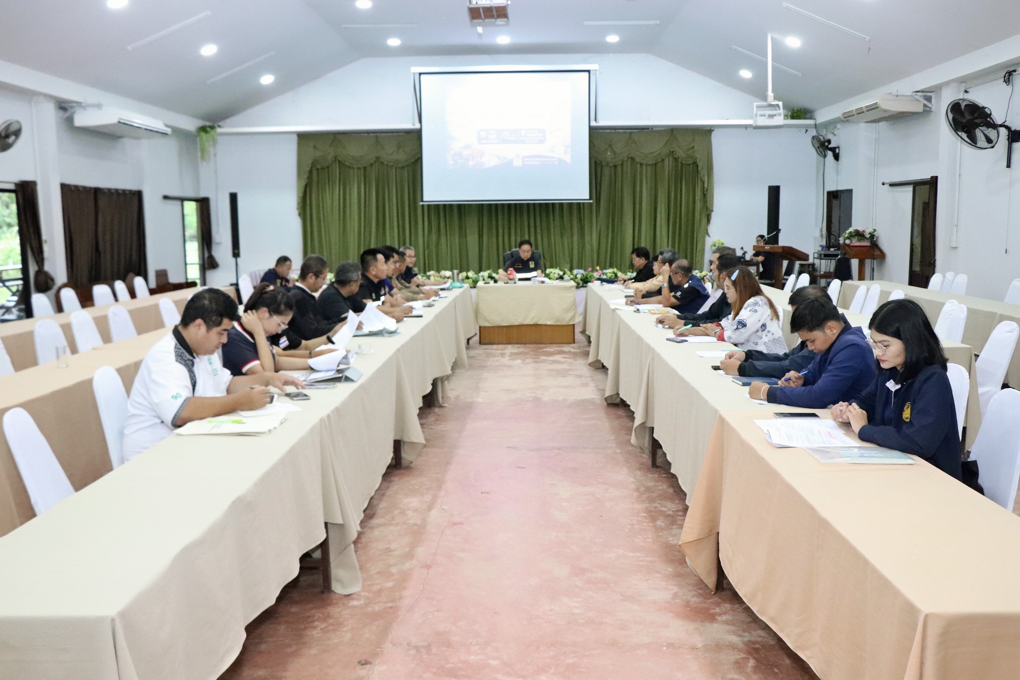จังหวัดแม่ฮ่องสอน จัดการประชุมถอดบทเรียนการดำเนินงานป้องกันและลดอุบัติเหตุทางถนนช่วงเทศกาลสงกรานต์ พ.ศ.2569&nbsp;