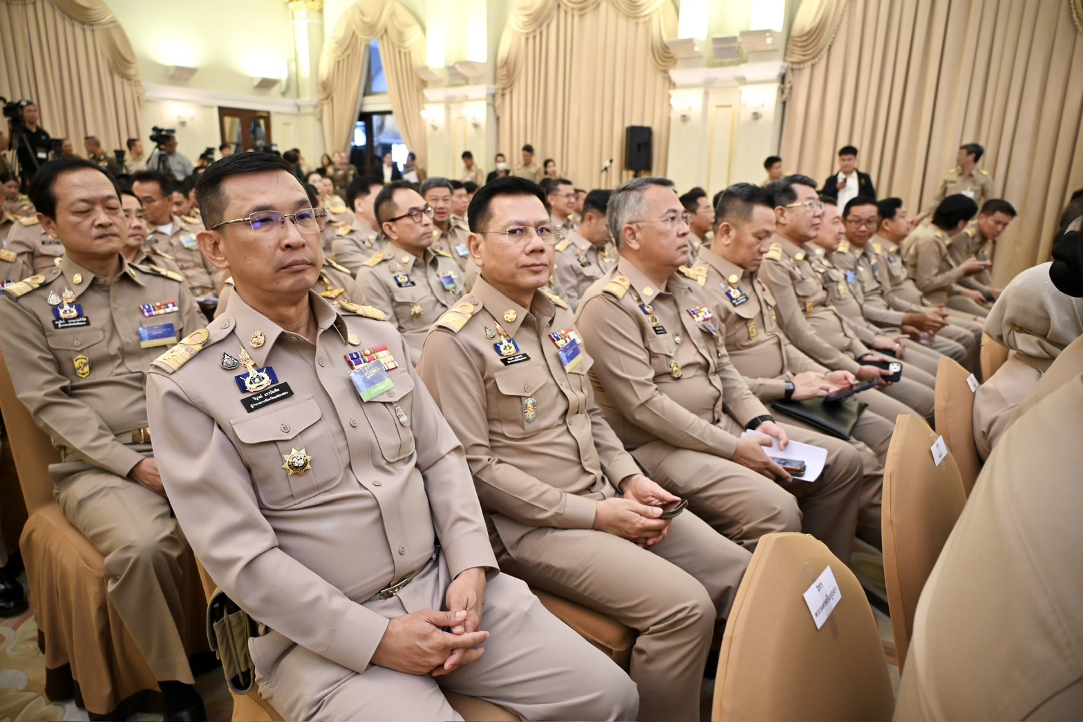 ผู้ว่าราชการจังหวัดแม่ฮ่องสอน ร่วมพิธีเปิดการประชุมเชิงปฏิบัติการ (Workshop) การขับเครื่องการดำเนินงานด้านความมั่นคงตามนโยบายรัฐบาล&nbsp;