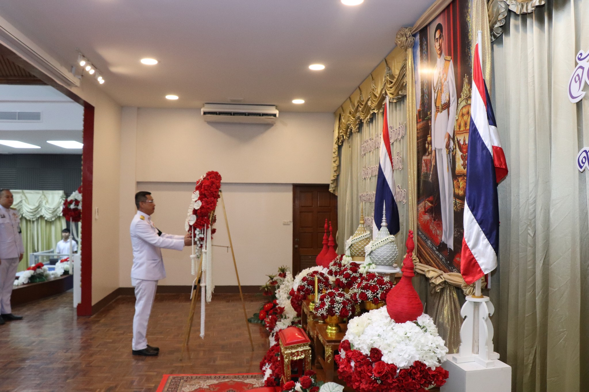 จังหวัดแม่ฮ่องสอน ประกอบพิธีวันที่ระลึกคล้ายวันสวรรคตพระบาทสมเด็จพระปรเมนทรมหาอานันทมหิดล พระอัฐมรามาธิบดินทร 9 มิถุนายน 2569 เพื่อร่วมกันแสดงออก ถึงความจงรักภักดี และน้อมรำลึกในพระกรุณาธิคุณอันหาที่สุดมิได้&nbsp;