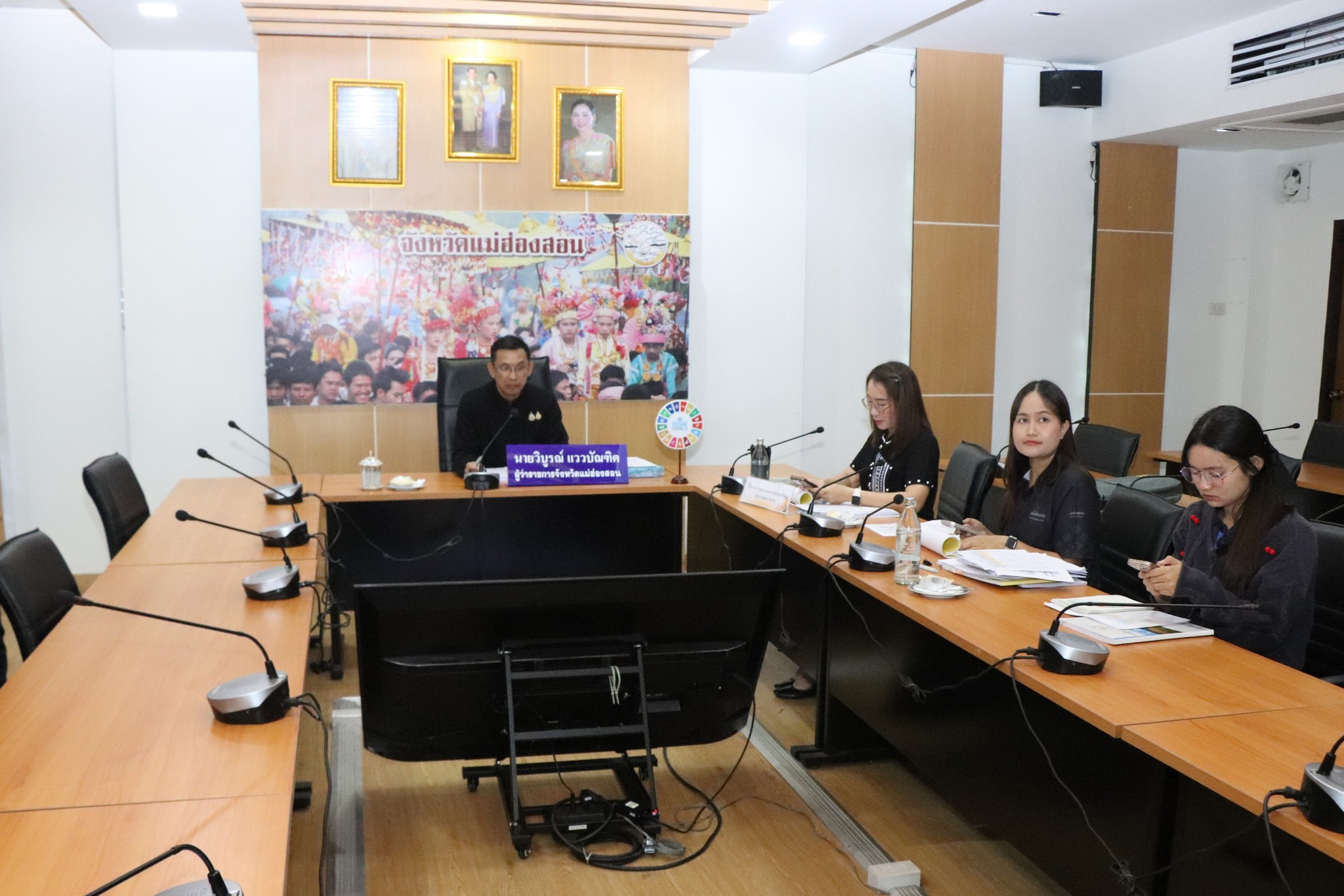 จังหวัดแม่ฮ่องสอน ร่วมประชุมชี้แจงกับคณะกรรมาธิการวิสามัญพิจารณาศึกษาร่างพระราชบัญญัติ งบประมาณรายจ่ายประจำปีงบประมาณ พ.ศ.2570 วุฒิสภา ผ่านสื่ออิเล็กทรอนิกส์ (Online)