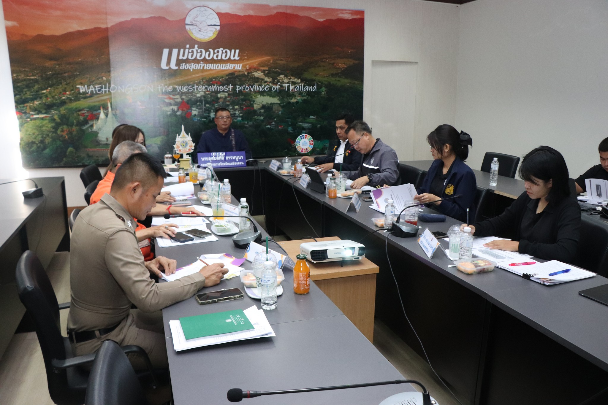 จังหวัดแม่ฮ่องสอน ประชุมคณะอนุกรรมการพิจารณาการขอรับจัดสรรเงินกองทุน เพื่อความปลอดภัยในการใช้รถใช้ถนนประจำจังหวัดแม่ฮ่องสอน ครั้งที่ 2/2569
