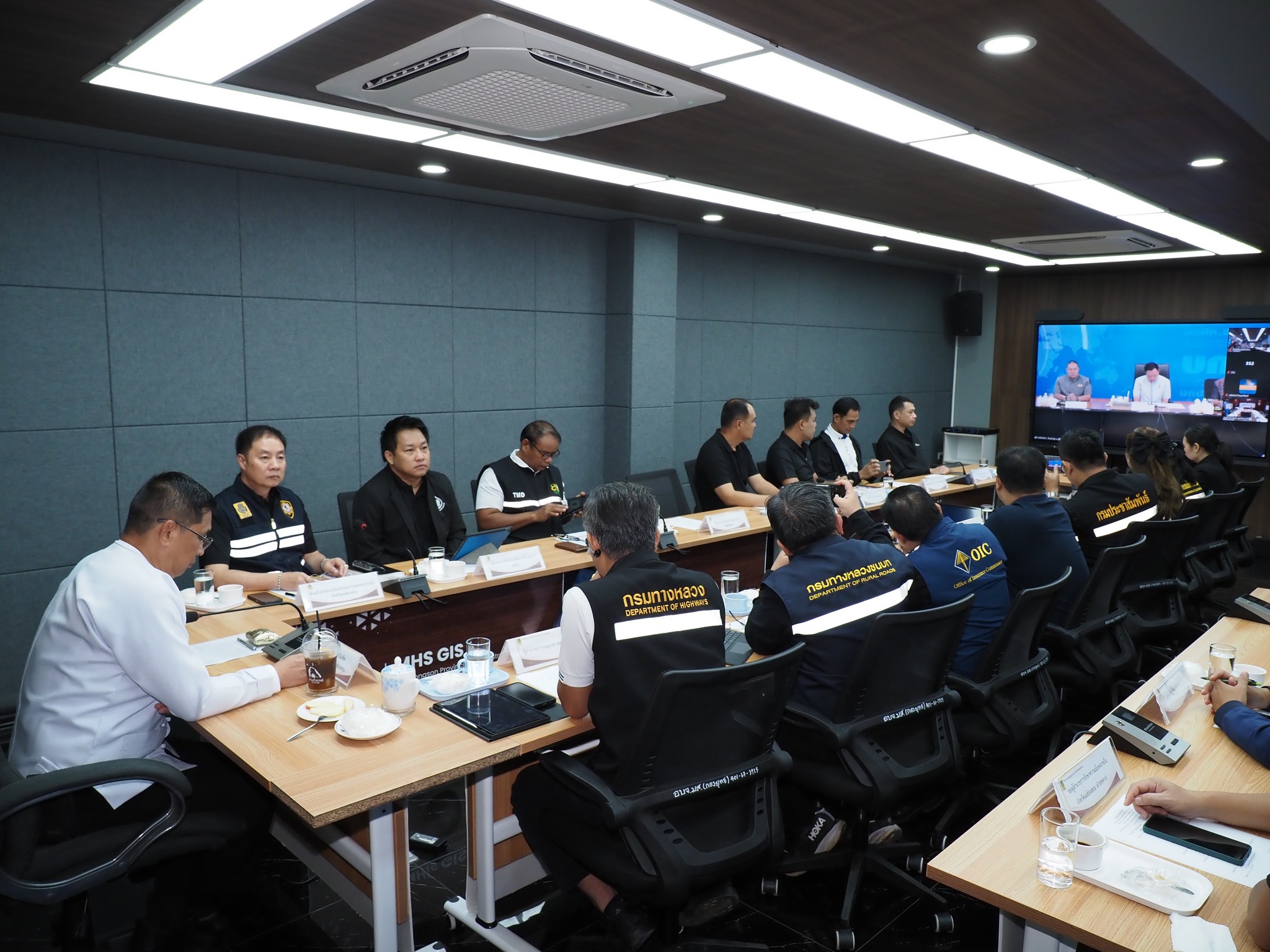 ผู้ว่าราชการจังหวัดแม่ฮ่องสอนร่วมประชุมกองบัญชาการป้องกันและบรรเทาสาธารณภัยแห่งชาติ (บกปภ.ช.) เพื่อติดตามสถานการณ์และการให้ความช่วยเหลือผู้ประสบอุทกภัย