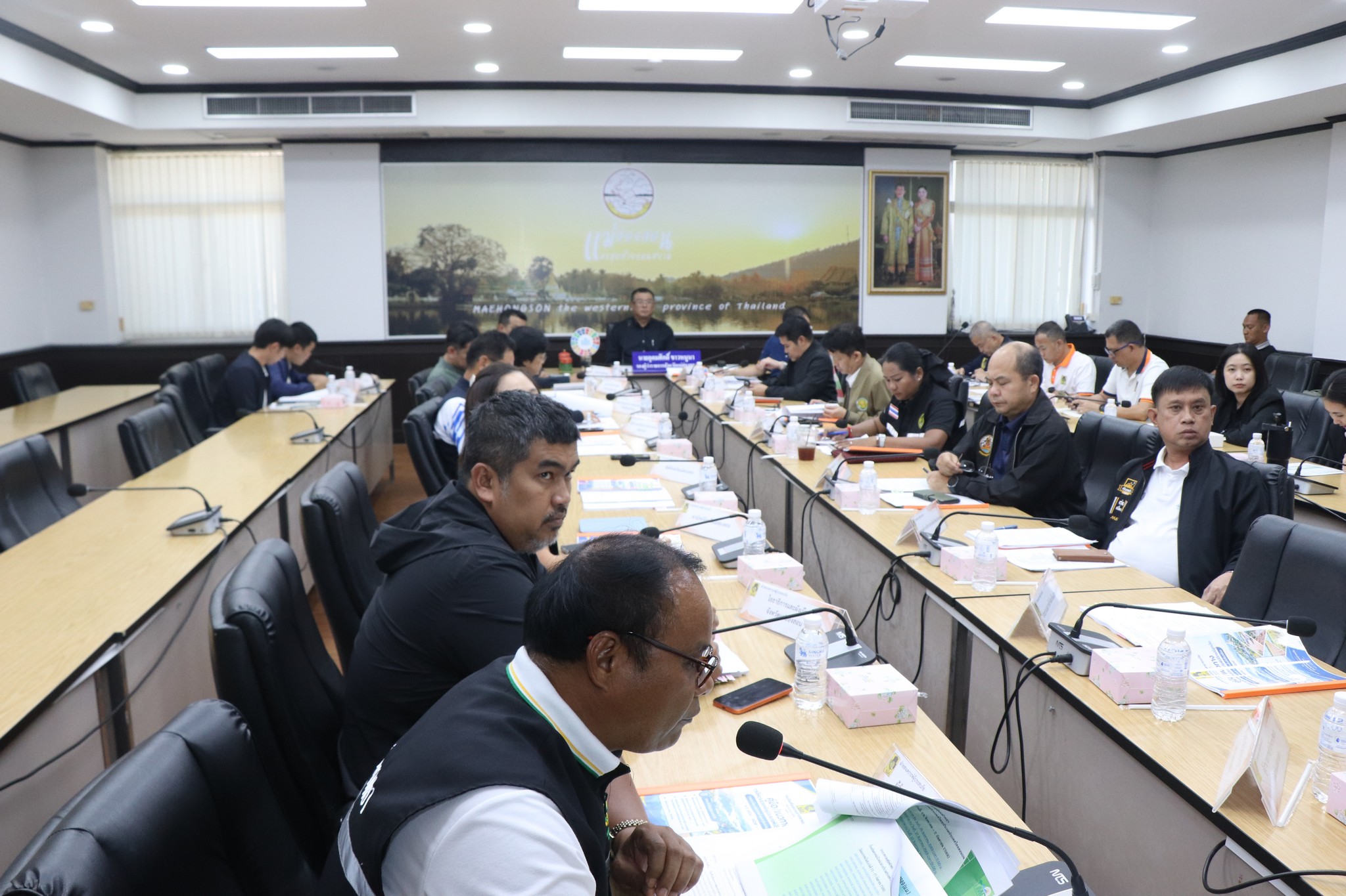 จังหวัดแม่ฮ่องสอน ประชุมคณะกรรมการให้ความช่วยเหลือผู้ประสบภัยพิบัติจังหวัดแม่ฮ่องสอน (ก.ช.ภ.จ.แม่ฮ่องสอน) ครั้งที่ 1/2569 เพื่อพิจารณาแนวทางและมาตรการให้ความช่วยเหลือประชาชนที่ได้รับผลกระทบจากภัยพิบัติในพื้นที่&nbsp;